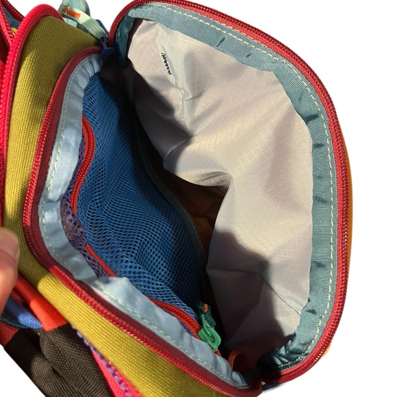NWOT Cotopaxi Allpa 28 Del Dia One of a Kind Color Combo. Travel Bag w/ Raincoat - Picture 4 of 12